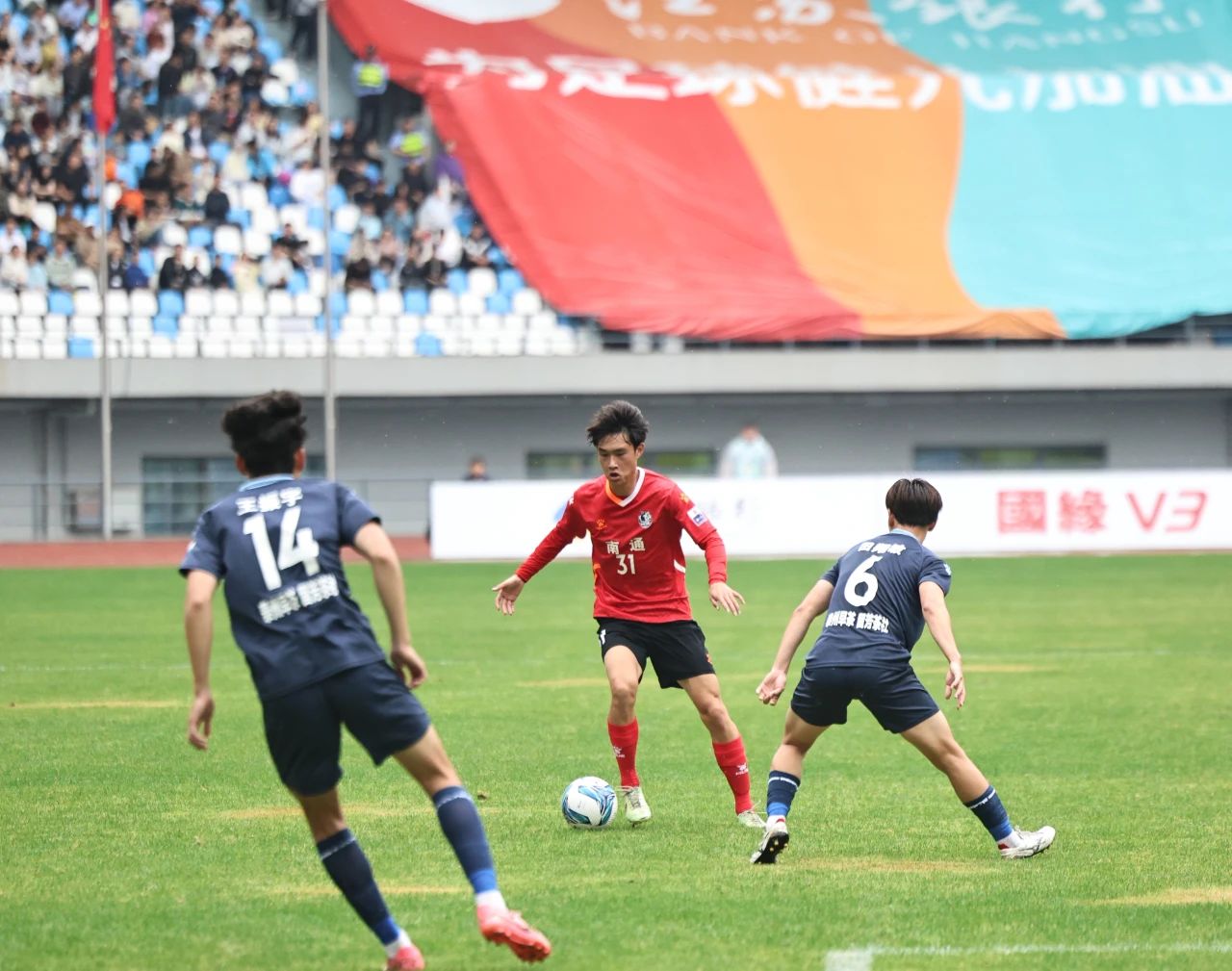 包含勇士队实力碾压，继续领跑积分榜的词条
