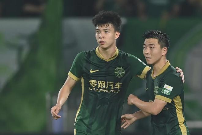 内马尔队友青岛姆巴佩他跟王钰栋争中超5月MVP！的简单介绍