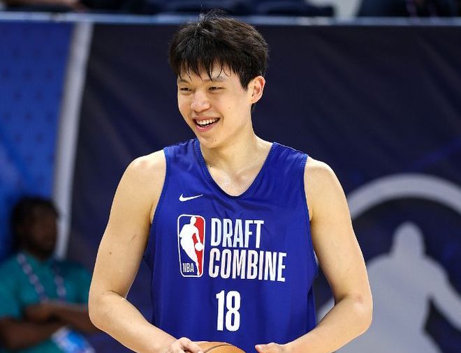 杨瀚森给所有人留下深刻印象他是开拓者长期计划