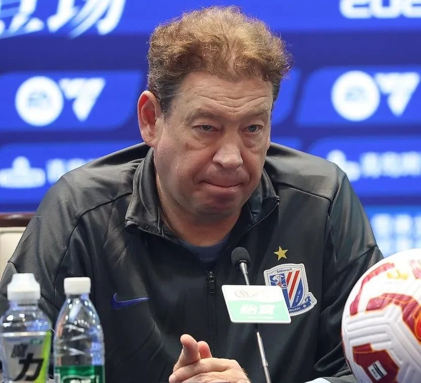 关于申花与主教练斯卢茨基续约新合同至2027年底的信息