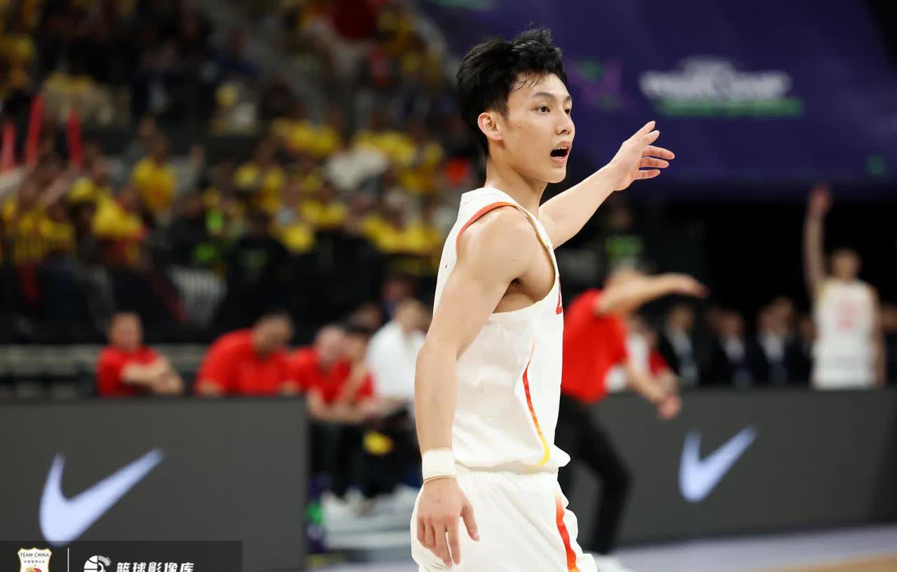 亚预赛-中国男篮101-53大胜关岛曾凡博14+8的简单介绍